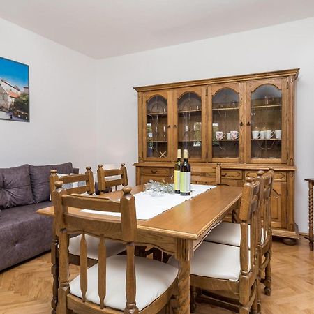 2 Bedroom Awesome Apartment In Pag Đảo Pag Ngoại thất bức ảnh
