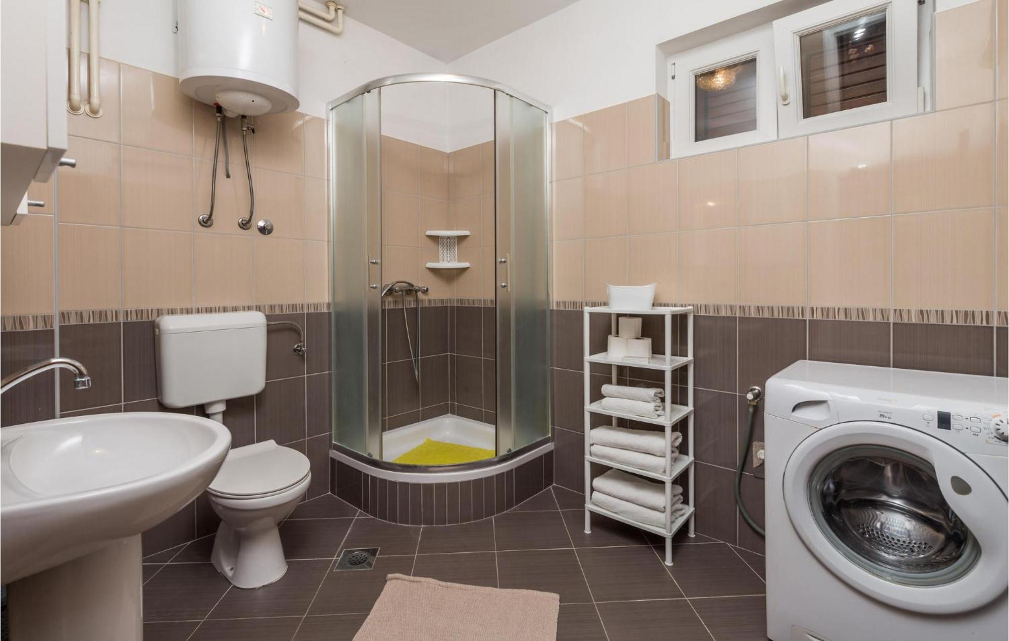 2 Bedroom Awesome Apartment In Pag Đảo Pag Ngoại thất bức ảnh