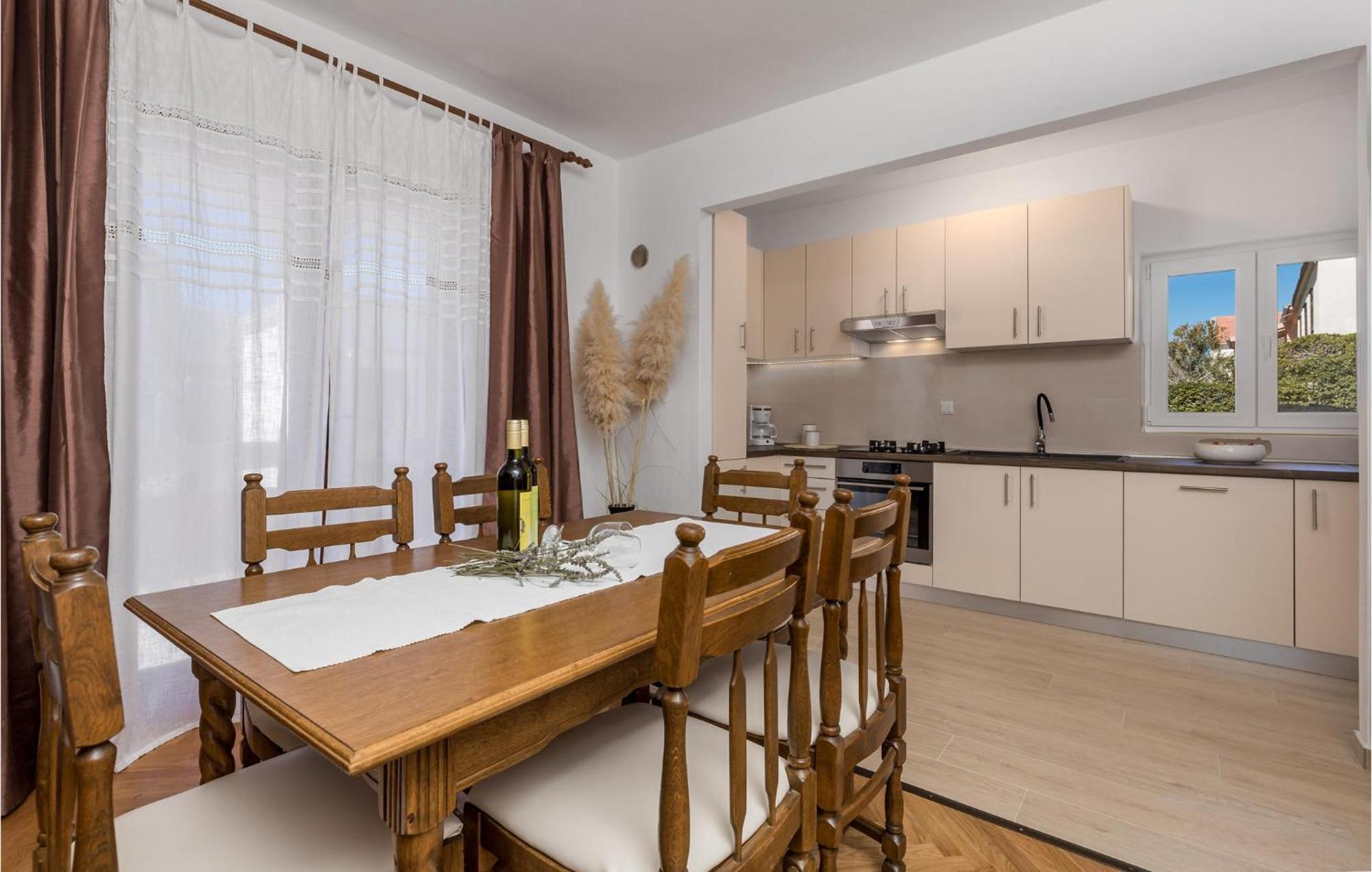 2 Bedroom Awesome Apartment In Pag Đảo Pag Ngoại thất bức ảnh
